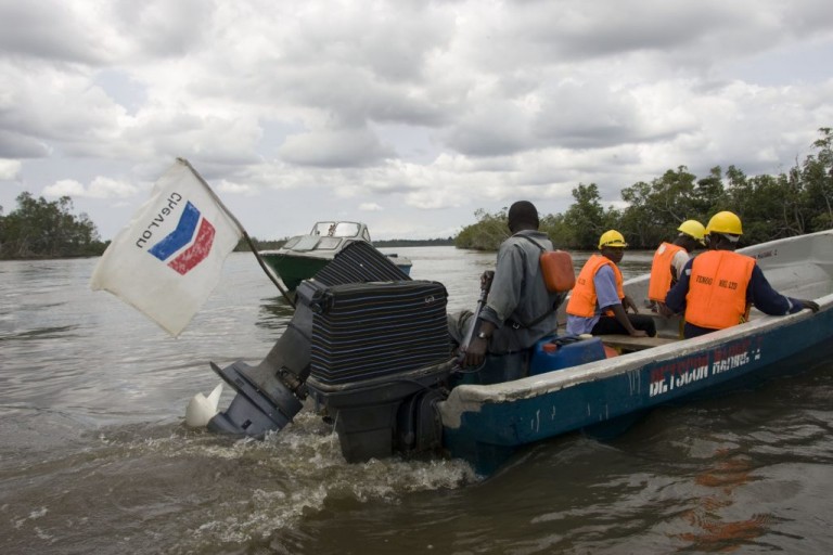 I ribelli attaccano un oleodotto della Chevron a Warri in Nigeria