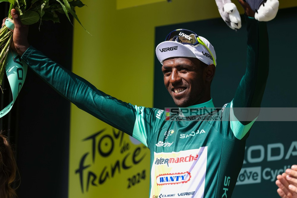 L’Eritrea entra nell’Olimpo del ciclismo: terza vittoria di “Bini” al Tour de France